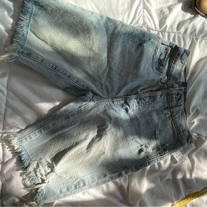 Gap Bermuda shorts light wash distressed